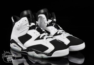 Nochmals der schwarz-weiße Oreo Nike Air Jordan Sneaker
