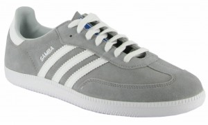 Der Adidas Samba in der Farbkombination Aluminium White
